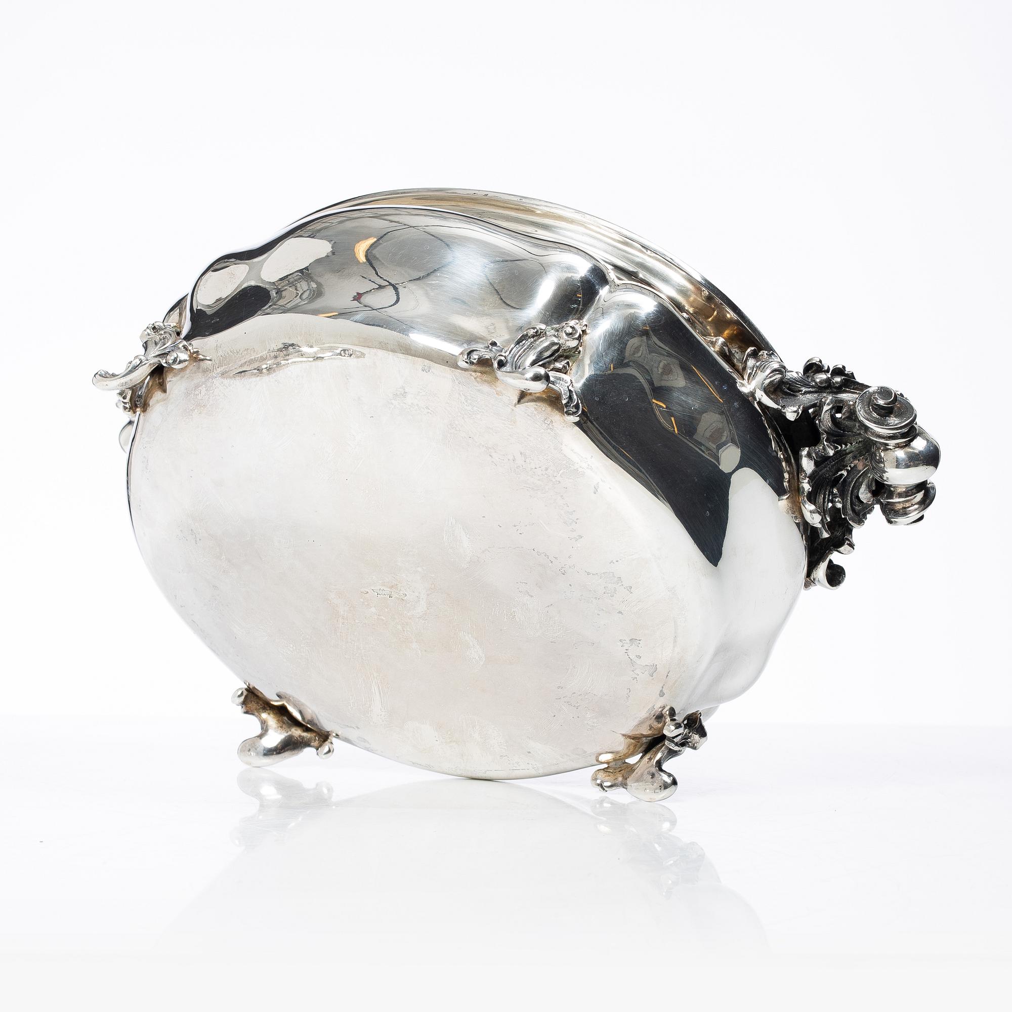 Terrin med lock, silver, rokokostil, Fratelli Broggi, Milano, Italien, 1900-tal.