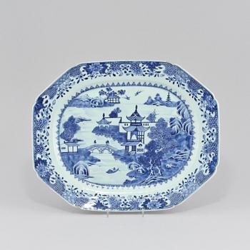 STEKFAT, porslin, Kina 1700-tal.