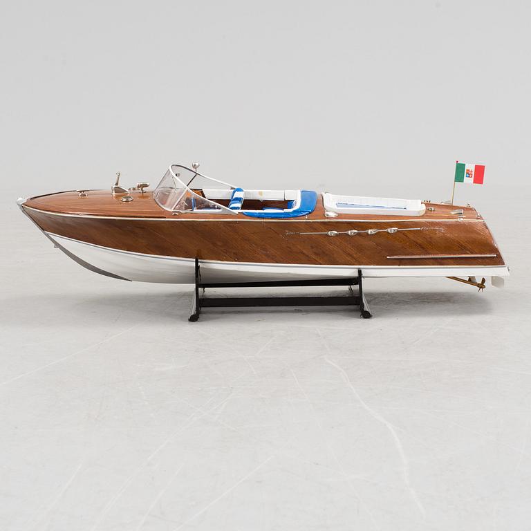 MODELLBÅT, "Riva", 2000-tal.
