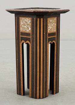 RÖKBORD, trä, orientalisk, 1900-tal.