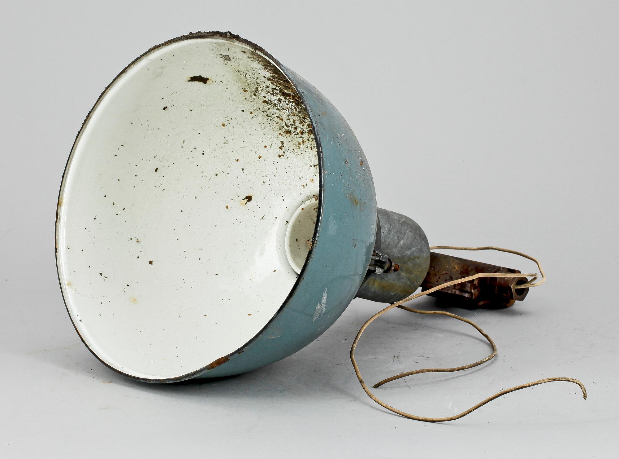 INDUSTRILAMPA, blå emalj, 1900-talets första hälft.