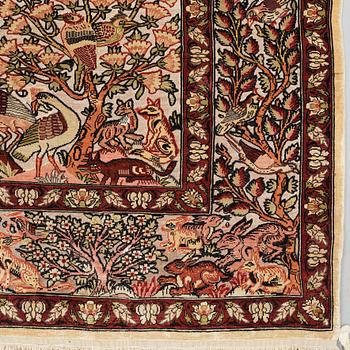 Matta, Old, silk Hereke, Souf, ca 132 x 109 cm.