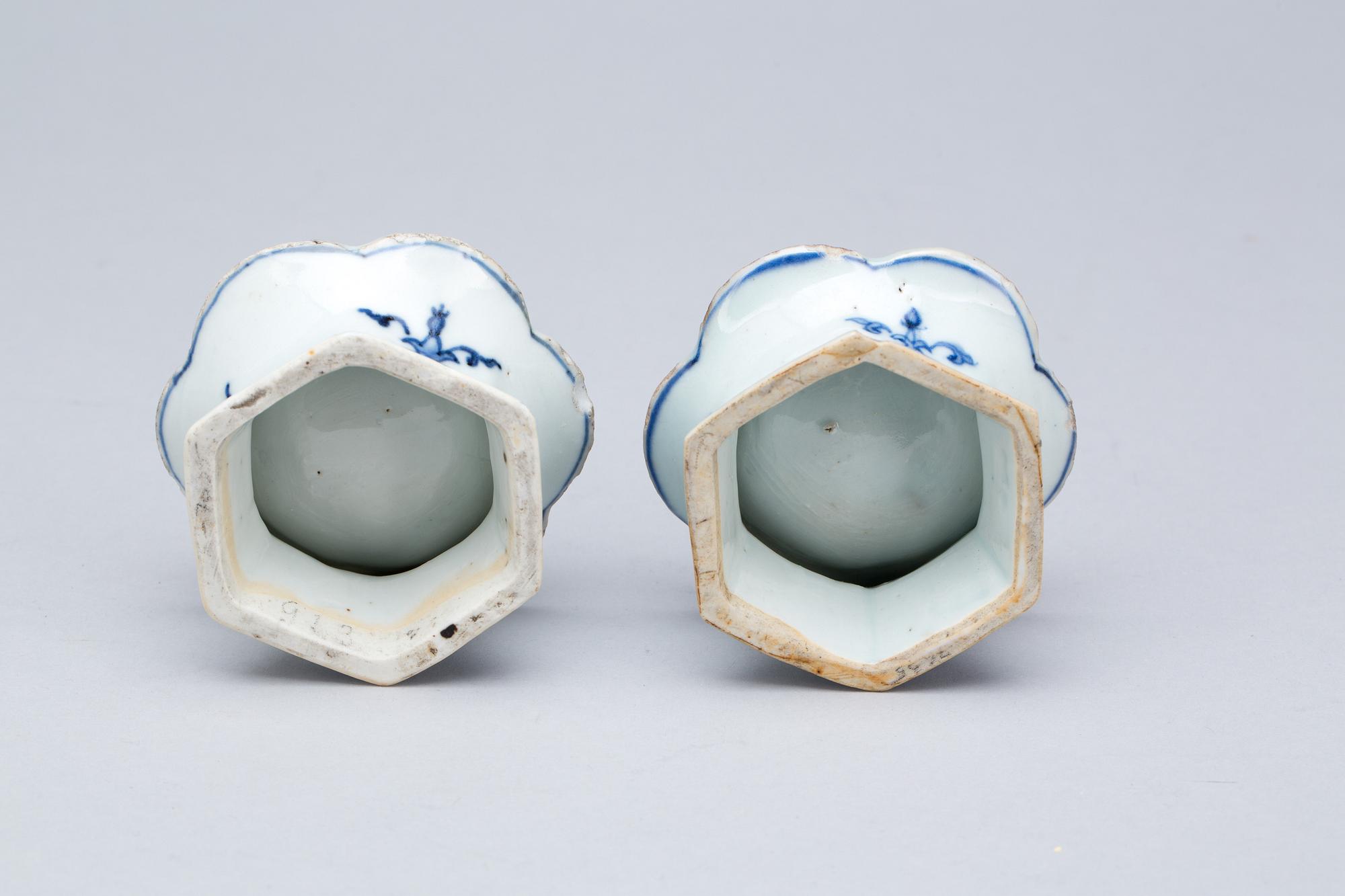 SALTKAR, ett par, porslin, Kina, Qianlong (1736-95).