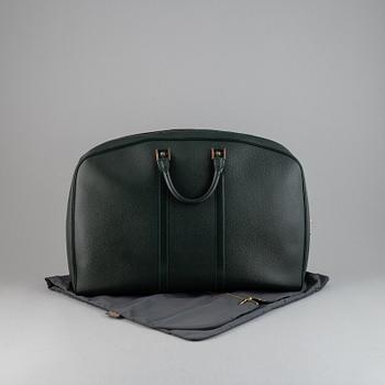 LOUIS VUITTON, 'Helanga' weekendbag with garment cover.