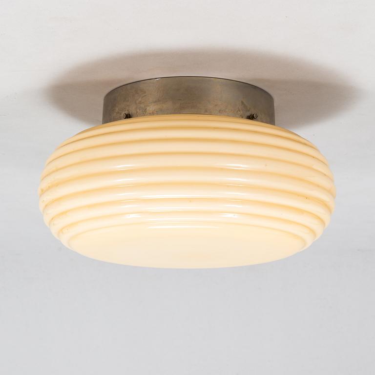 Paavo Tynell, a 1940's '1621' ceiling light for Taito.