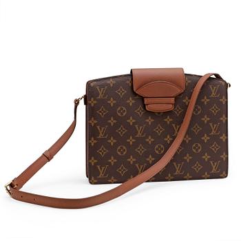 532. LOUIS VUITTON, a monogram canvas shoulder bag.
