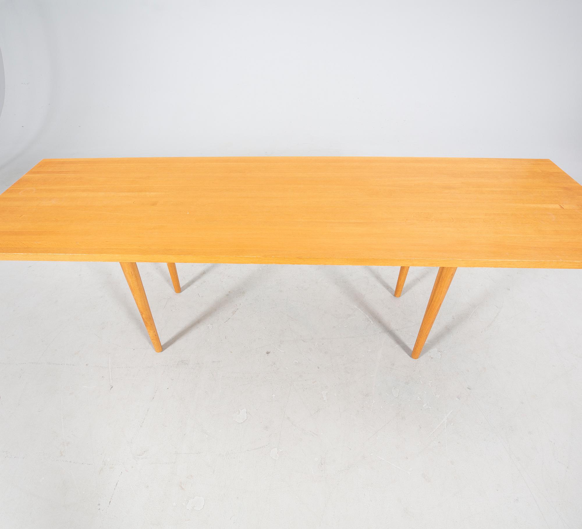 Jonas Lindvall, an "Oak" dinign table from Scandiform 21st century.
