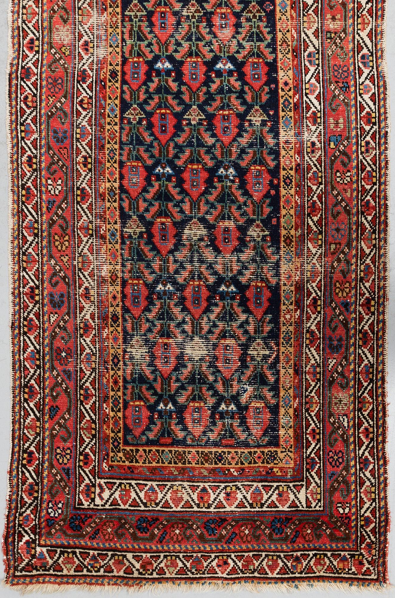 GALLERIMATTA, antik Kaukas, ca 510-515 x 92,5-98 cm.
