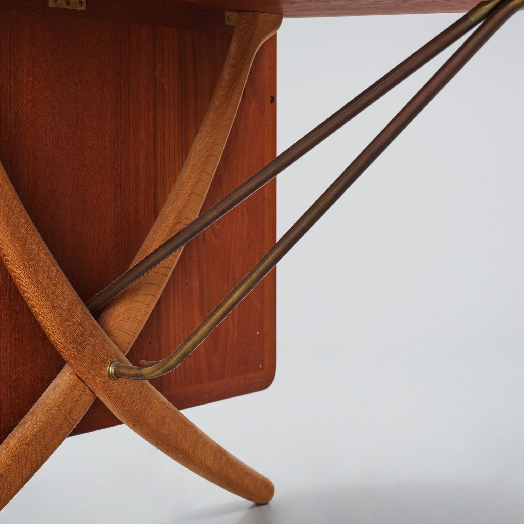 Hans J. Wegner, bord med klaffar "AT-304", teak och ek, Andreas Tuck, Danmark 1950-60-tal.