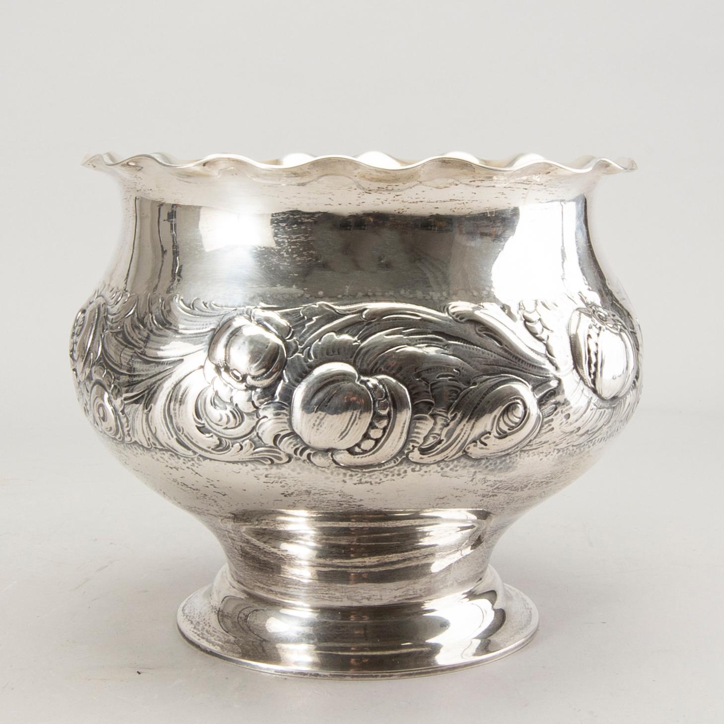 K Andersson, Champagnekylare , silver, Stockholm 1917.