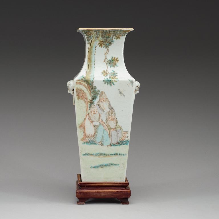 A famille rose vase, late Qing dynasty (1644-1912), with hall mark.