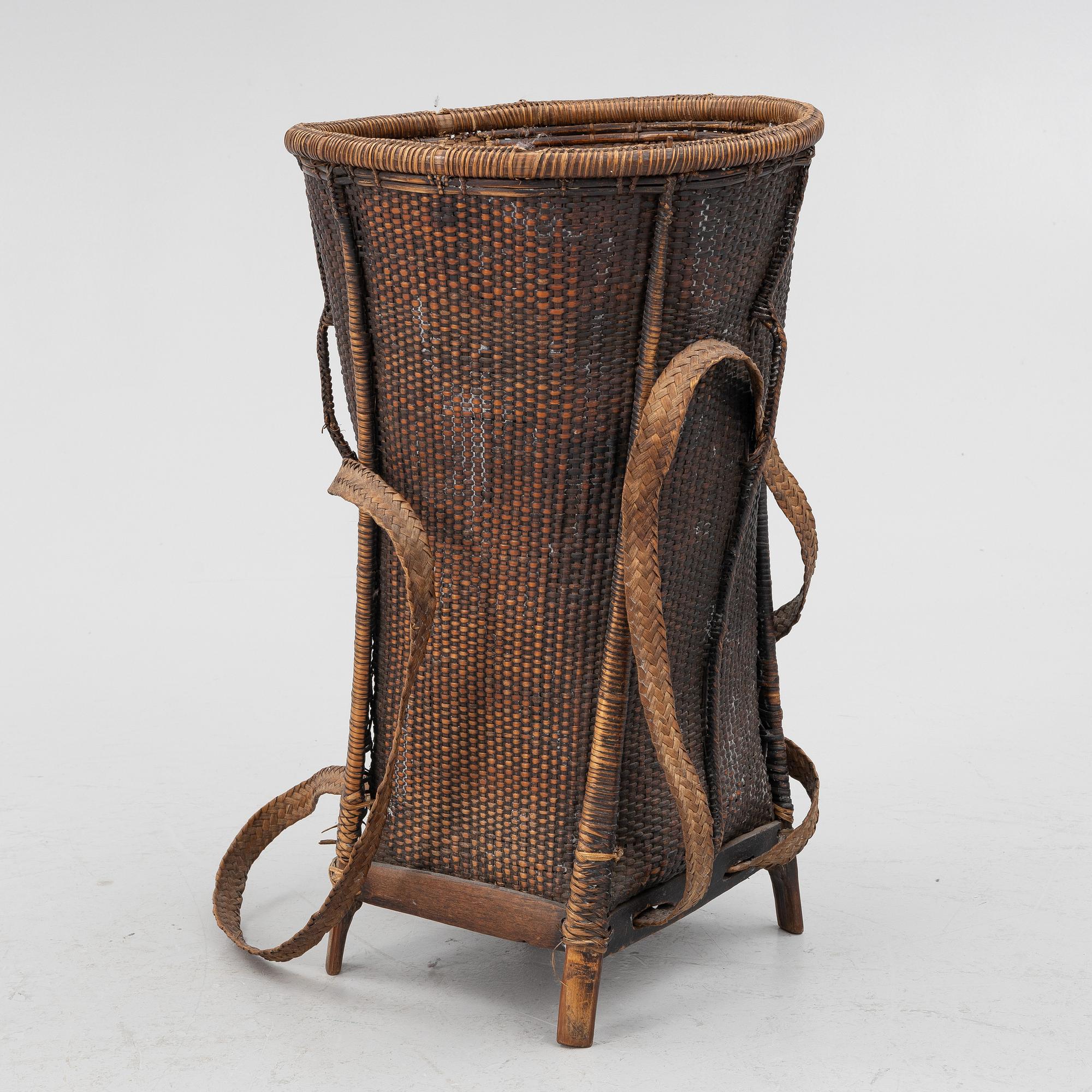 A Vietnamese basket, late 19th century around 1900.