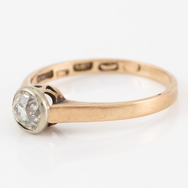 Ring, 14K gold, with old-cut diamond.