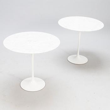 EERO SAARINEN, pöytiä, 2 kpl, "Tulip", Artek 1970-luvun alku.