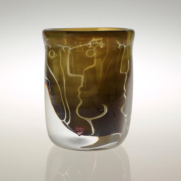 An Ingeborg Lundin ariel glass vase, Orrefors 1984.