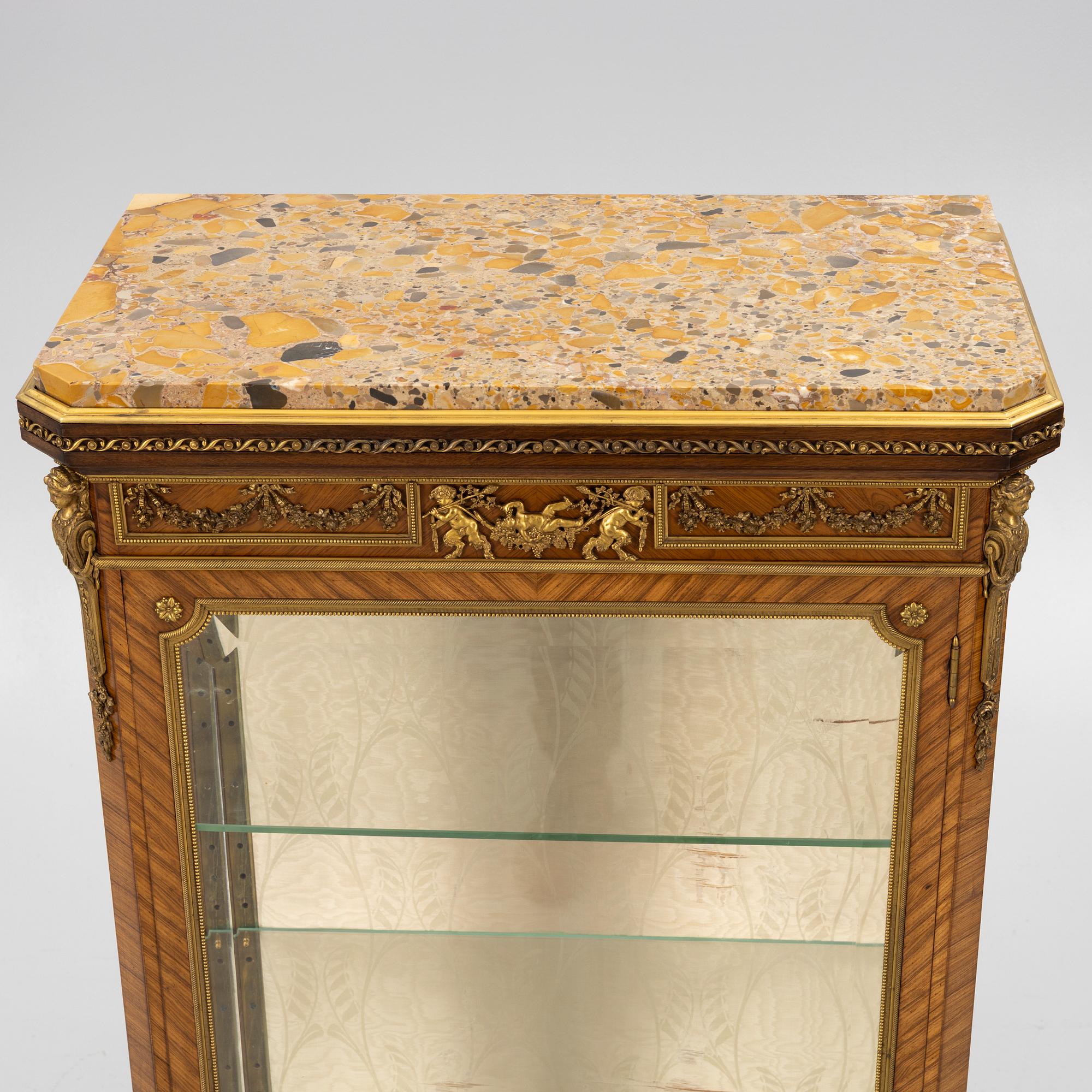 Display cabinet, Louis XV style, ca 1890-1910.