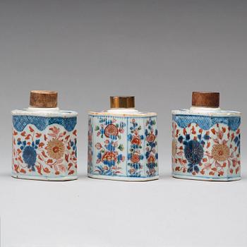 A set of three tea caddies, Qing dynasty, 18th century.