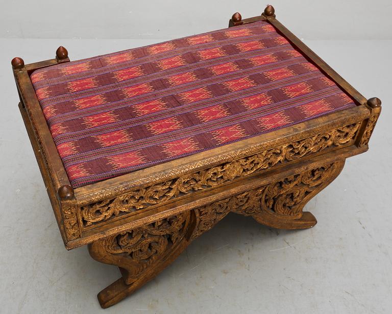 BÄNK, s k elefantsadel, orientalisk, 18/1900-tal.