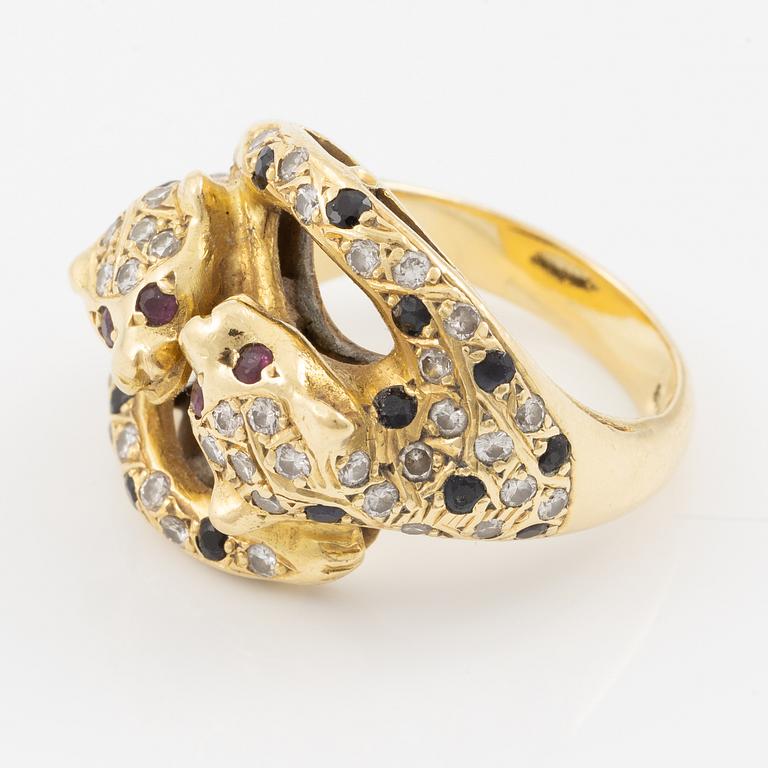 Ring in 18K gold set with round brilliant-cut diamonds, in the form of a feline.