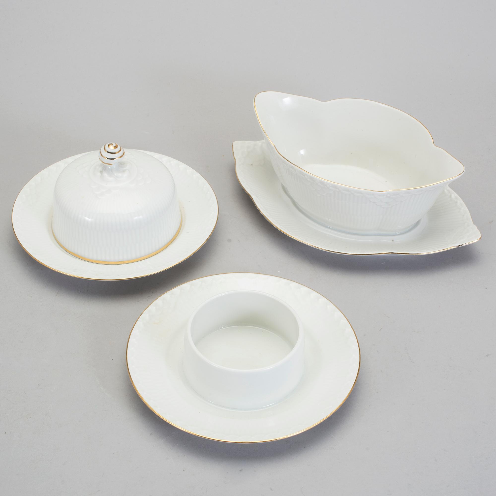 MATSERVIS ca 39 delar, "Gold fan", Royal Copenhagen.