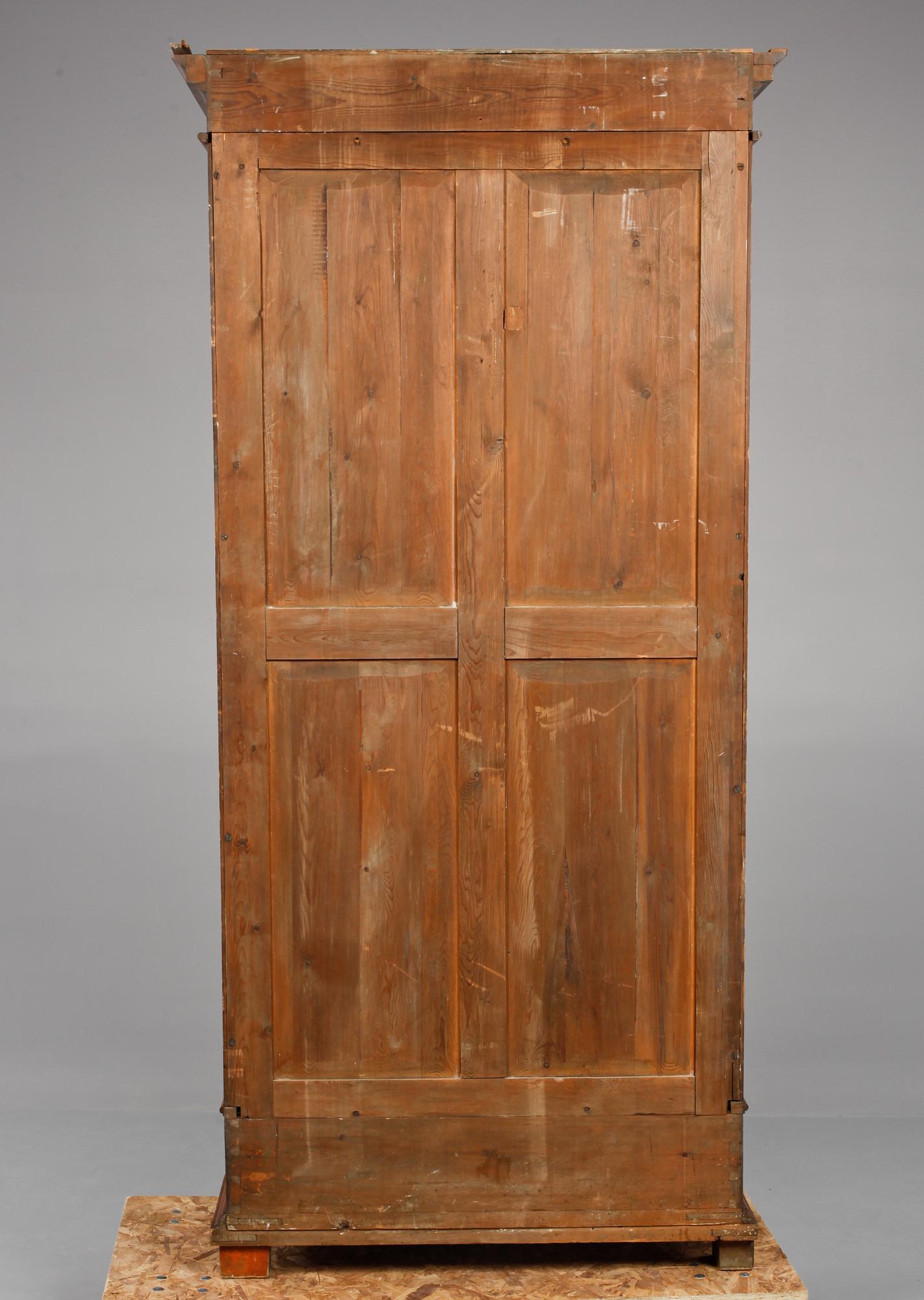 BOKSKÅP, nyrenässans, 1800-talets slut.