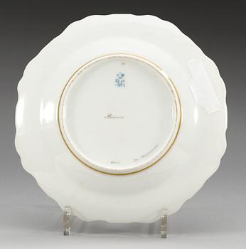 DESSERTTALLRIK, porslin. Kejserliga porslinsmanufakturen, St Petersburg, Nikolai I Pavlovich, daterad 1844.