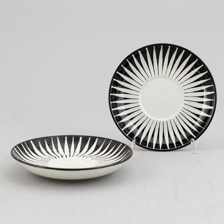 Eugen Trost, kaffekoppar med fat, 7 st, flintgods, "Zebra", Gefle.