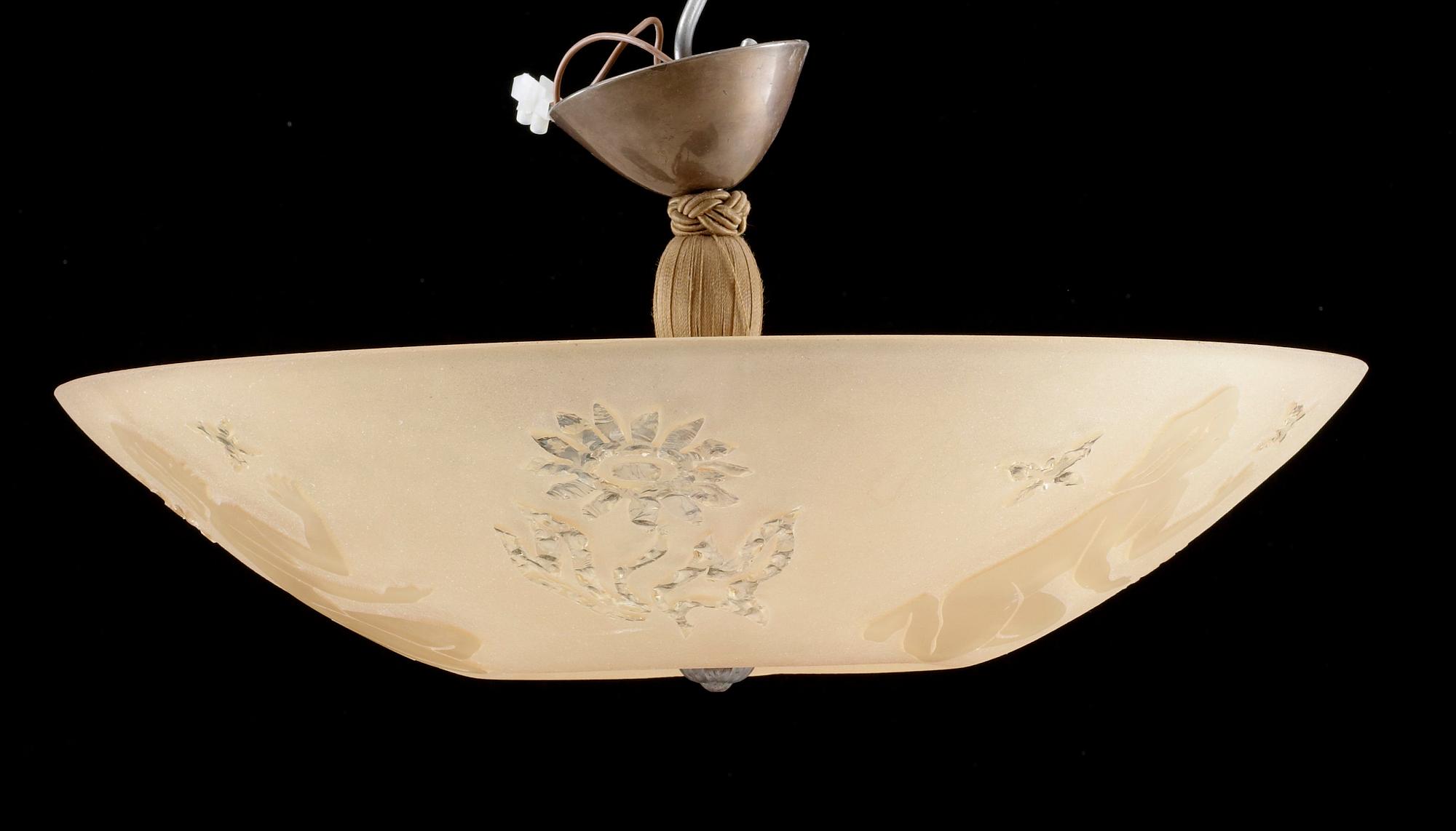 TAKALAMPA, glas. 1930/40-tal. Diam 45.