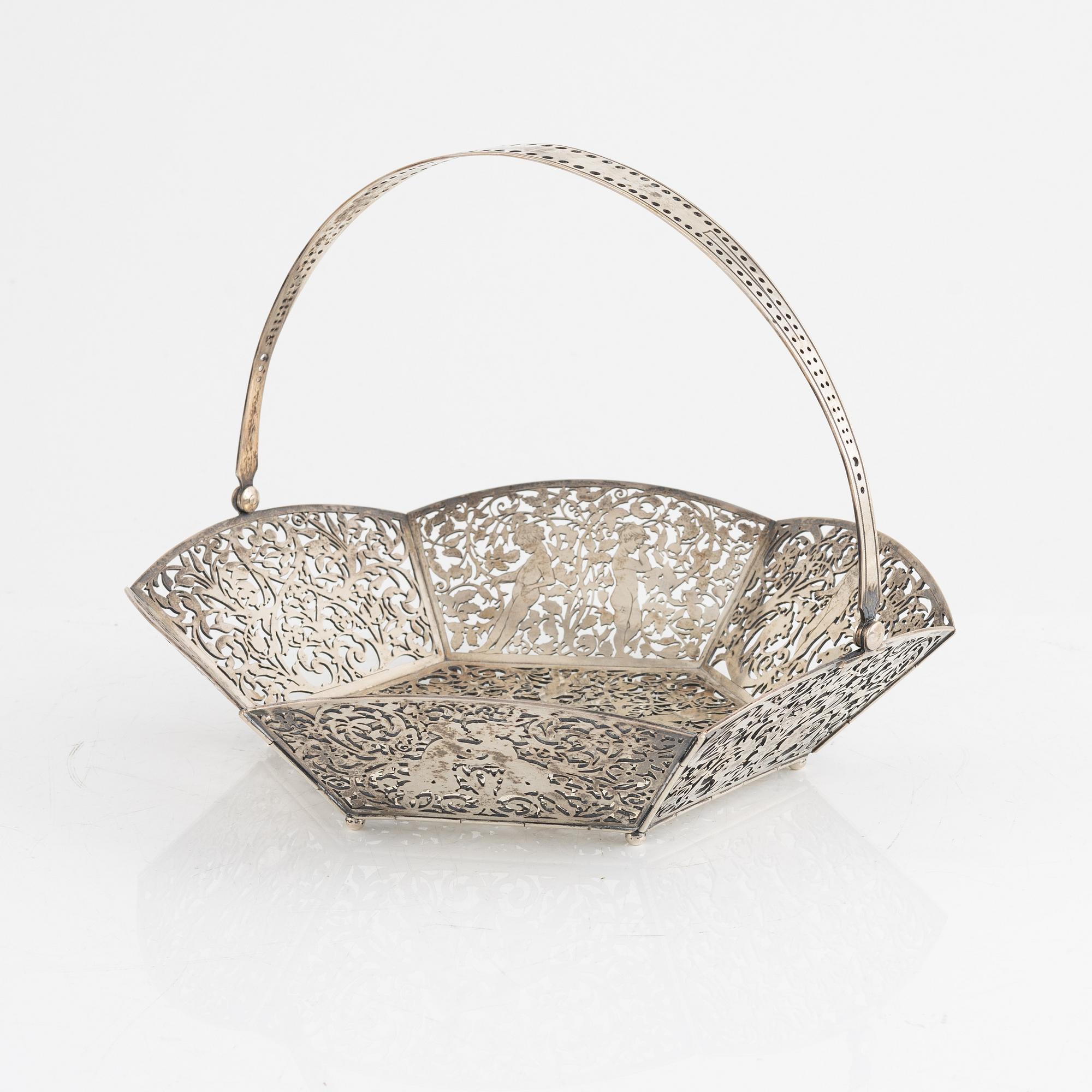 A Swedish silver bowl, mark of Guldsmedsaktiebolaget (GAB), Stockholm 1899.