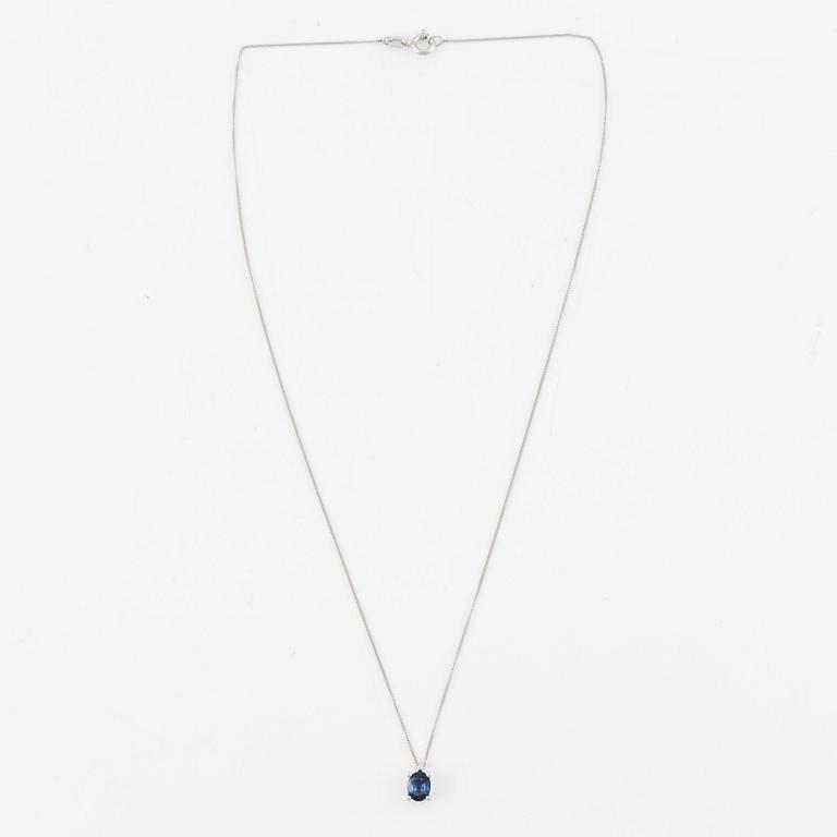 Necklace 14K white gold with oval-cut sapphire.