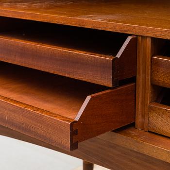 A cabinet veneered with teak designed by Kirke Nielsen for Abrahamssons Möbelfabrik in Smålands Taberg, 1950´s.