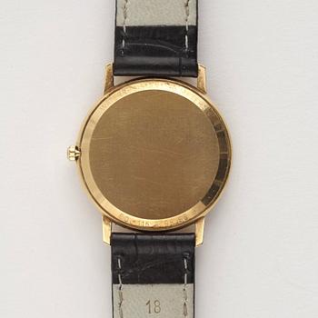 Certina. Quartz. Gold. Ø 33mm. 2000.