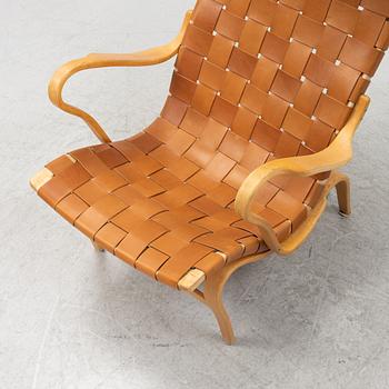Bruno Mathsson, fåtölj, "Pernilla", Firma Karl Mathsson, Värnamo, 1974.