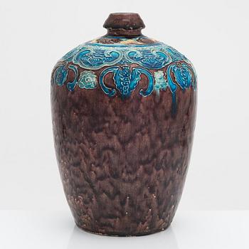 A ceramic vase, China 20th century.