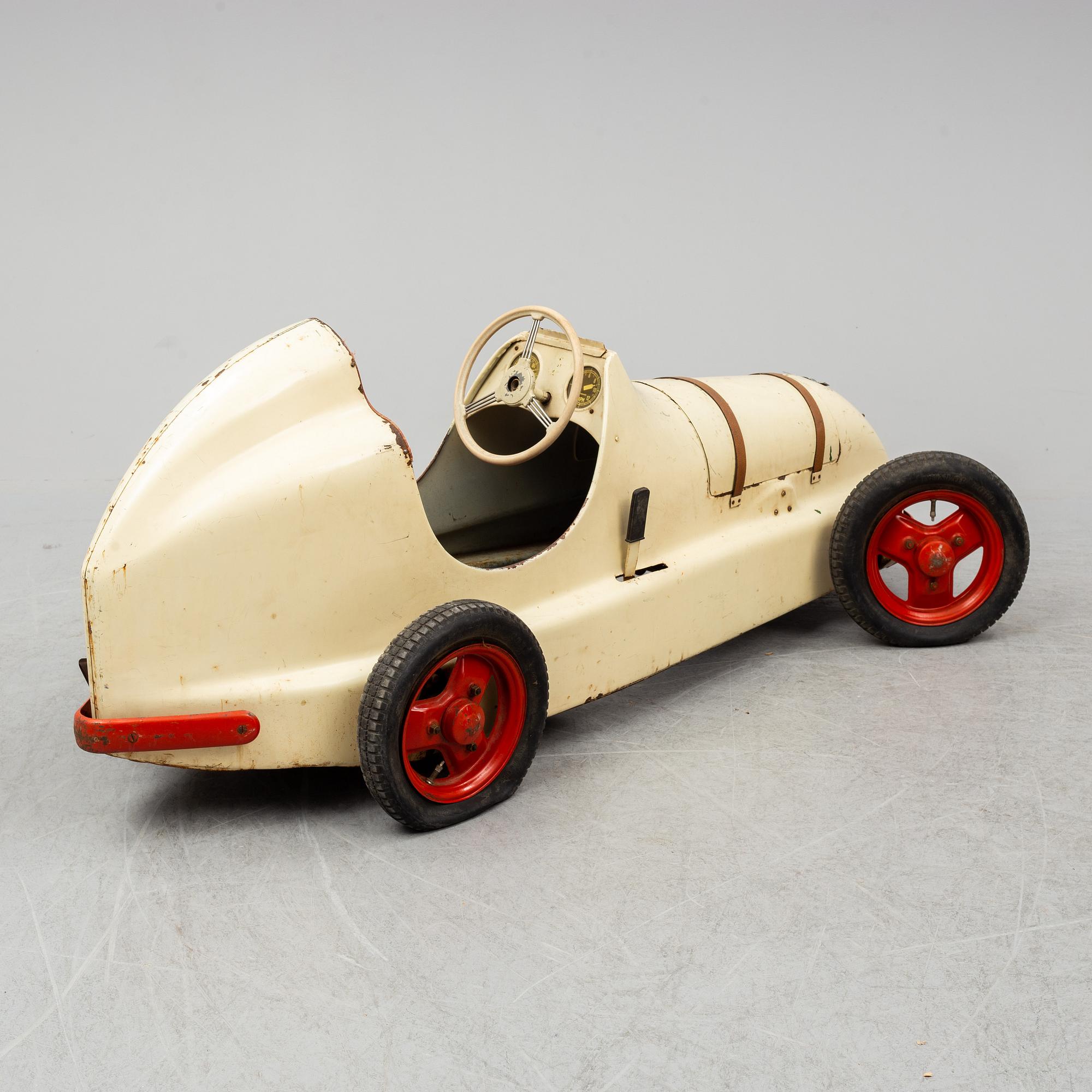 A Austin pathfinder pedal car ca 1949. Bukowskis