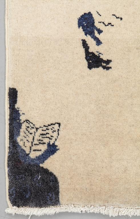 Suzanne Nessim, Matto, tufted, ca 143 x 105-106,5 cm, signed Nessim, made in India/Pakistan.