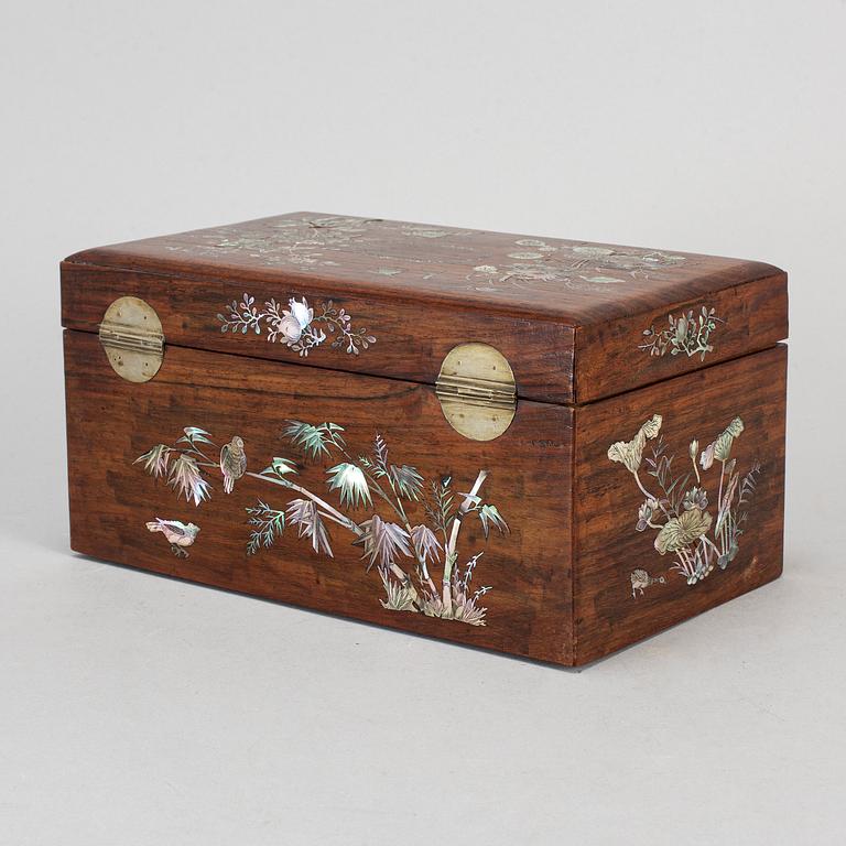 A Chinese box with cover, presumably Zitan wood, early 20th century.