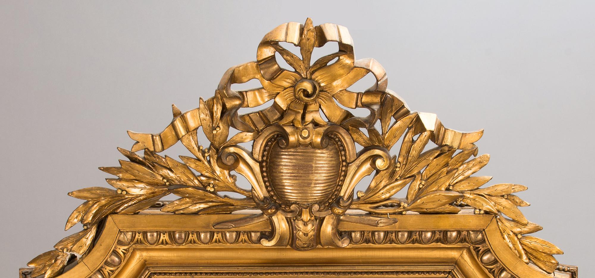 A mirror/floor mirror from late 19th century.