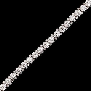 ARMBAND, 14 k vitguld, Rivière, 49 briljantslipade diamanter tot ca 2.80 ct.