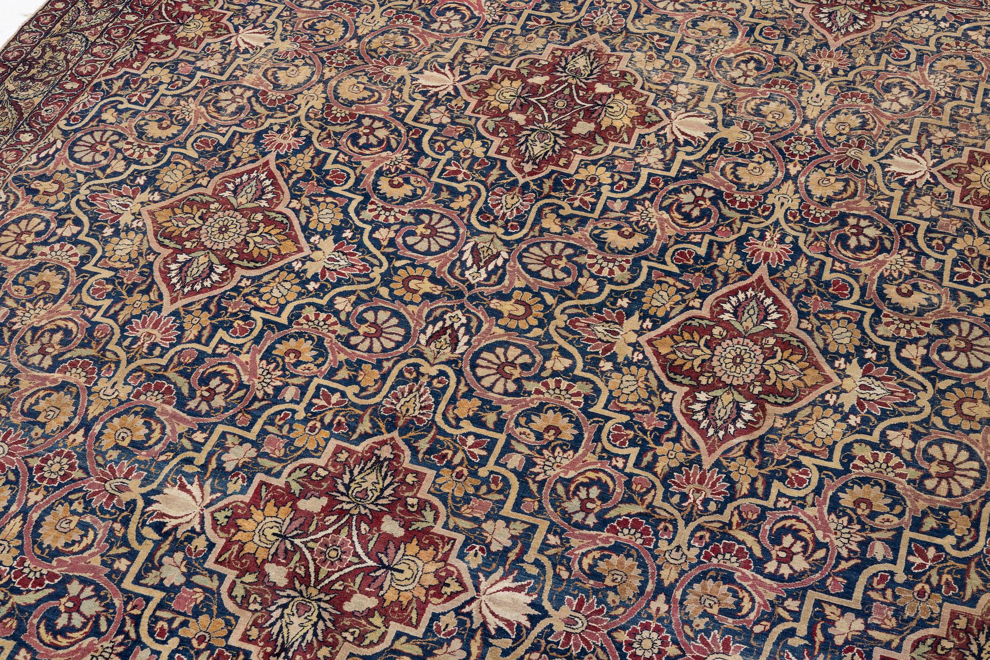 Matta, antik Kirman Laver,  Södra Persien, ca 330 x 278 cm.