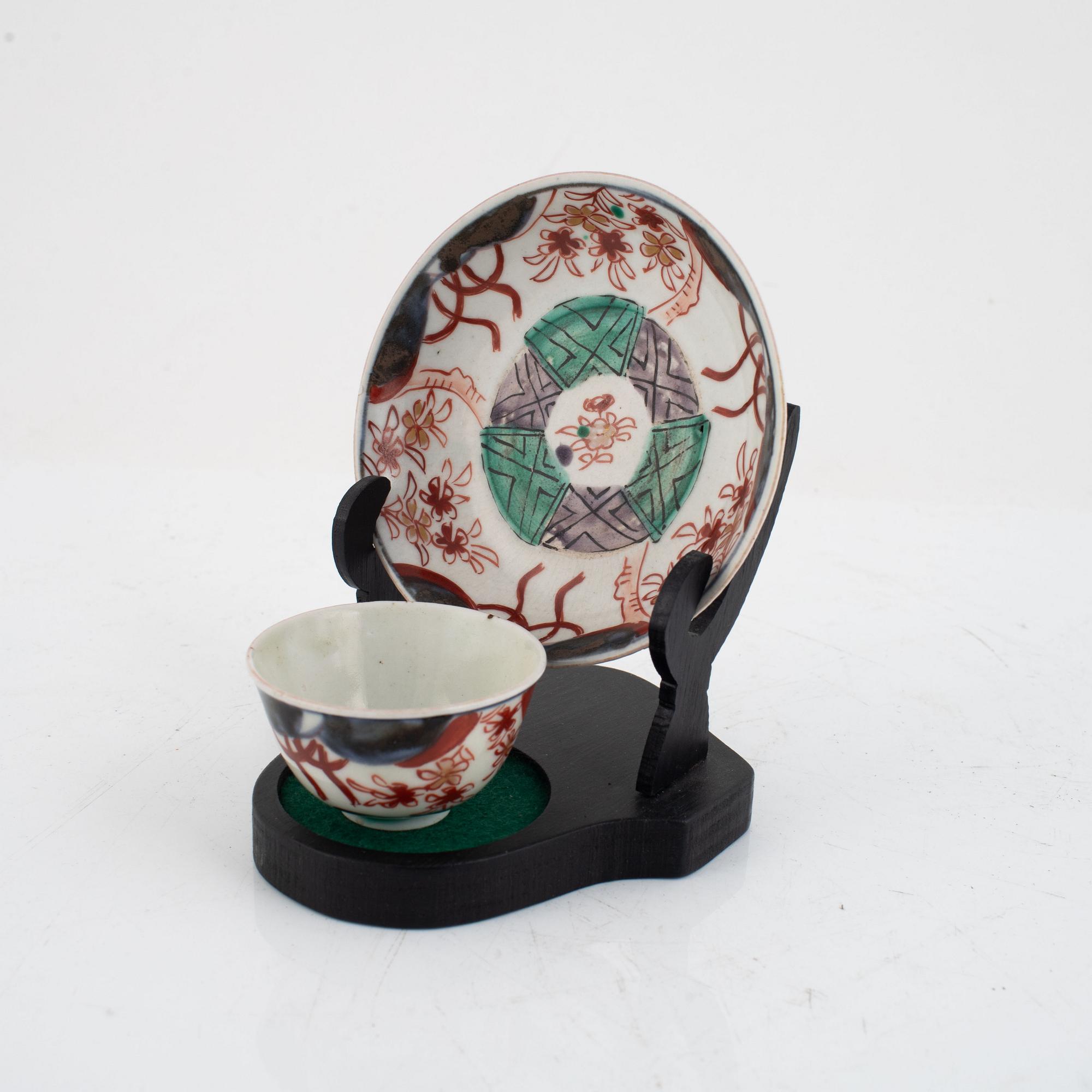 Kopp med fat, porslin, Japan, Edo, 1700/1800-tal.