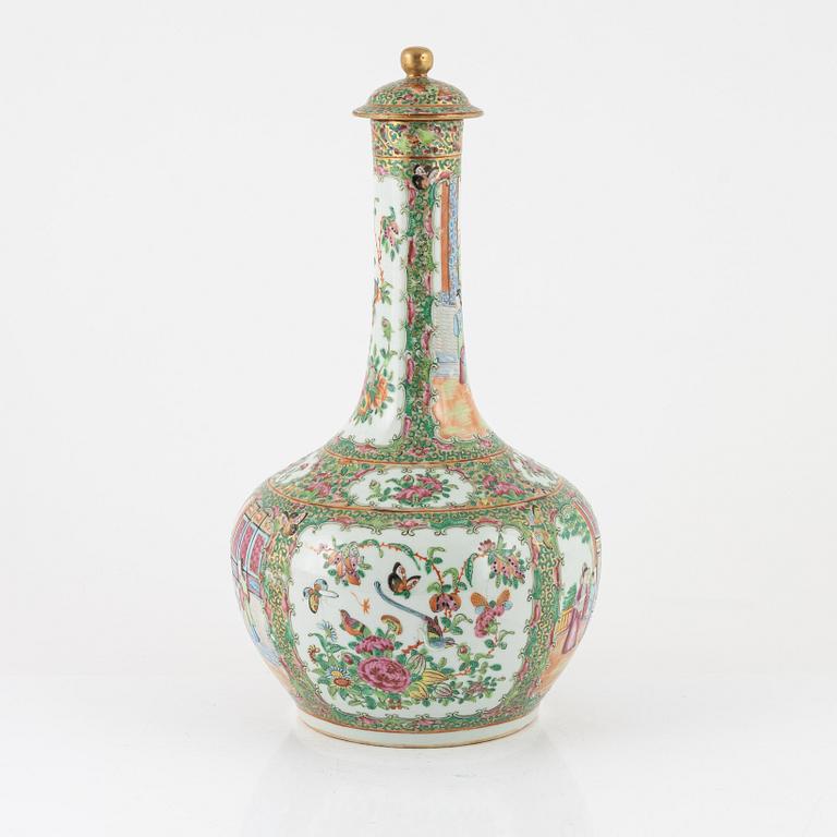 A Chinese Canton vase/bottle with cover, 19th century.