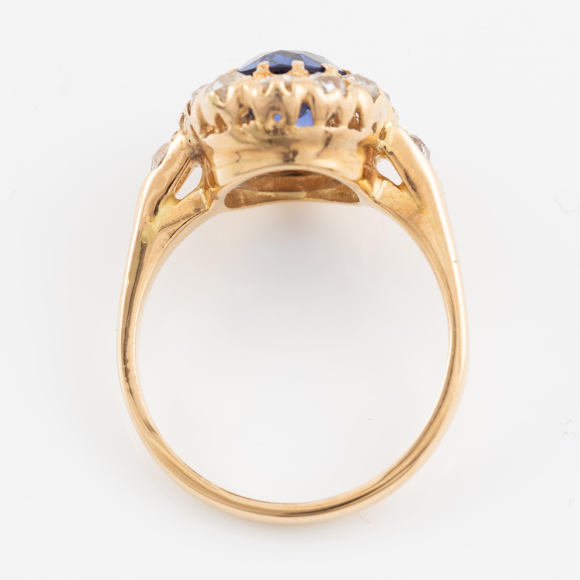 Ring, 18K gold with old-cut diamonds and sapphire.