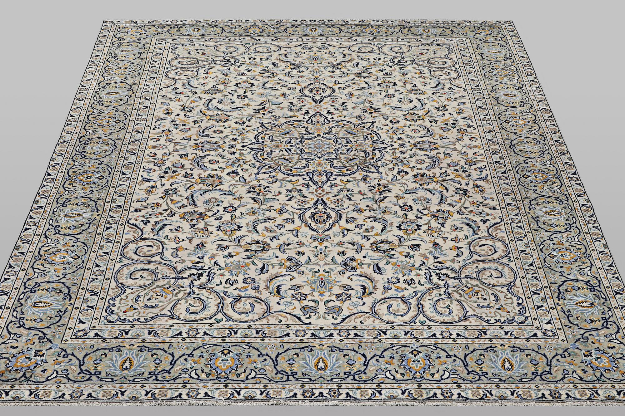 Matta, Kashan, ca 345 x 241 cm.