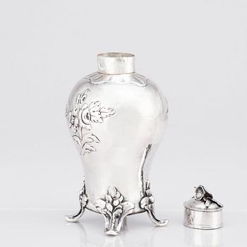 A Swedish 18th century silver tea caddy, marks of Erik Niklas Thomé, Stockholm 1771.