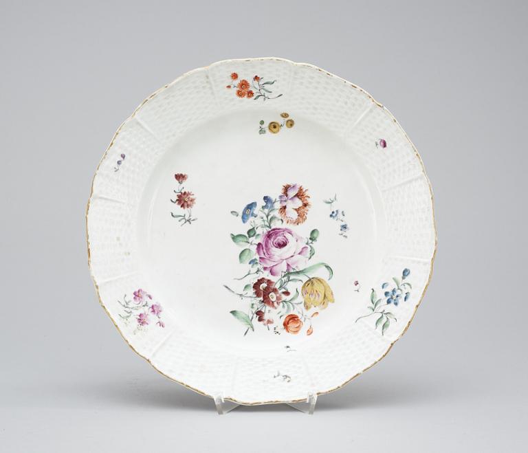 A Frankenthal porcelain dish. Paul Hannong 1755-9.