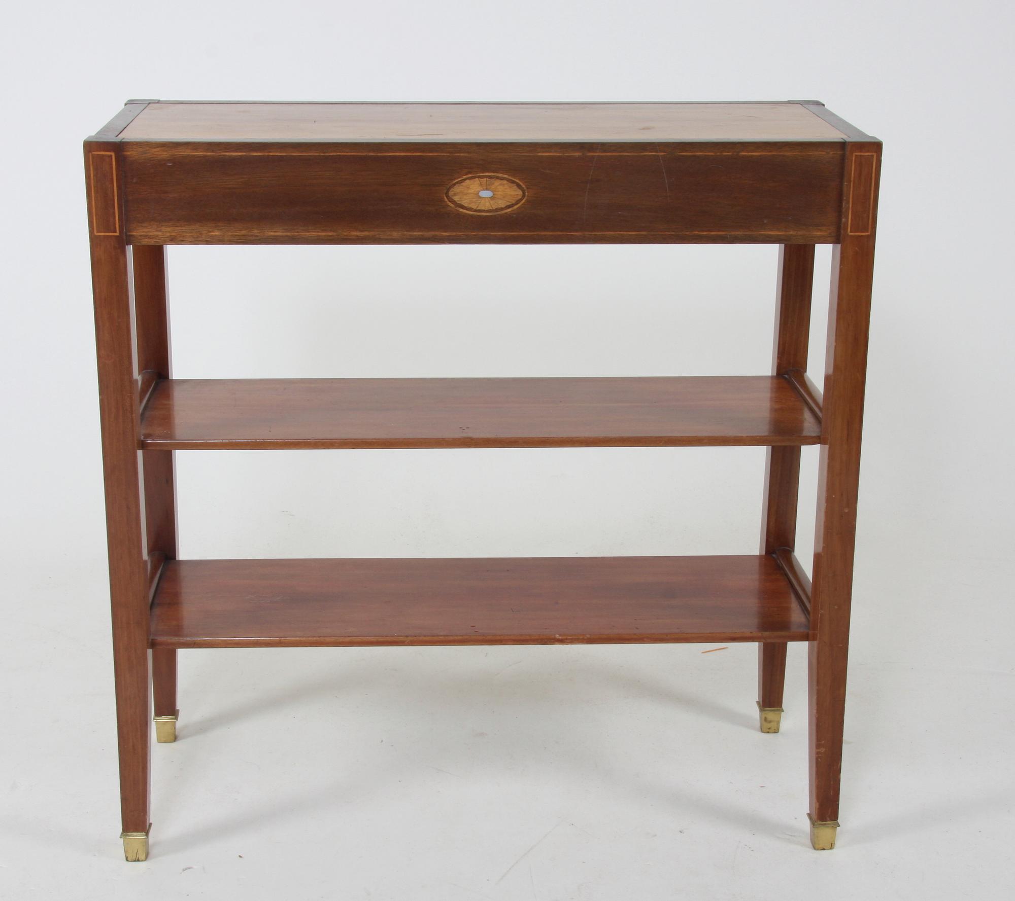SIDEBOARD.