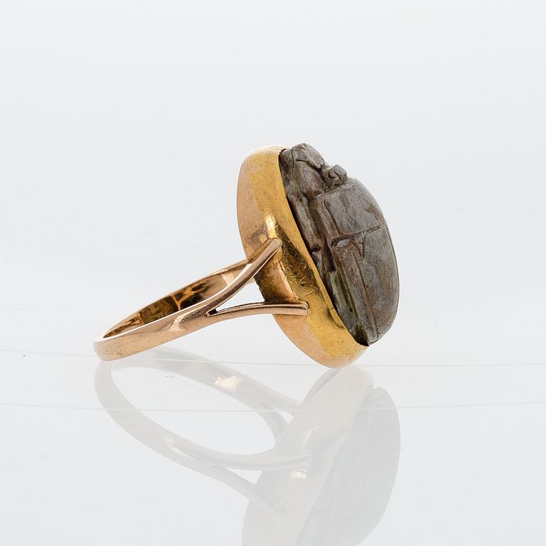 RING, scarabé, 18K guld. A. Tillander, Helsingfors 1969.