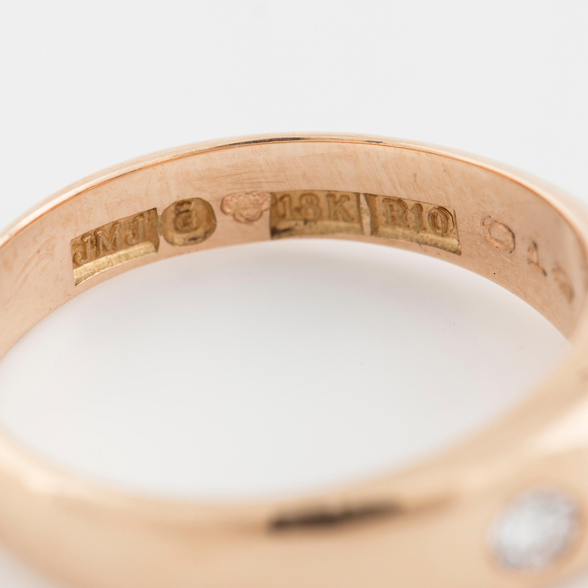 RING, med safir 0.31 ct samt två briljantslipade diamanter totalt 0.19 ct, JM Johansson, Göteborg, 1991.