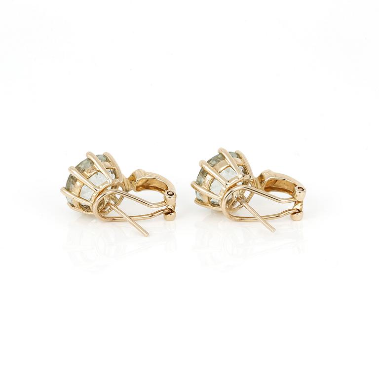 ÖRHÄNGEN, 14K guld med checkerslipade prasoliter, tot ca 8,17 ct och diamanter, tot ca 0,06 ct. Total vikt ca 6,15 g.